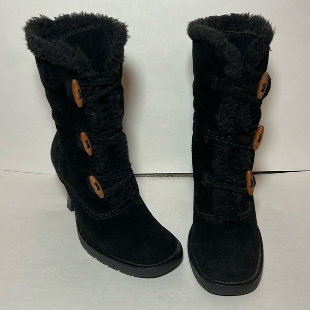 Steve Madden Kacey Suede Boots with toggle close size 8 1/2